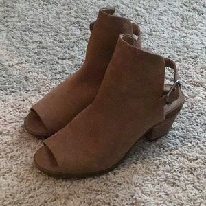 Lucky brand peep toe shooties